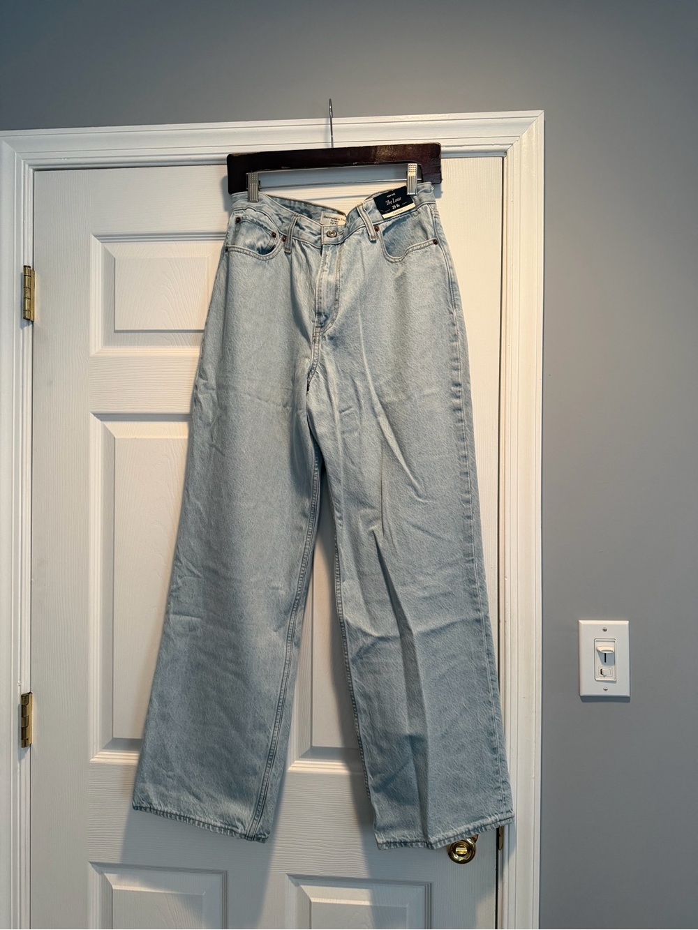Light Wash High Rise Wide Leg Women's Jeans
